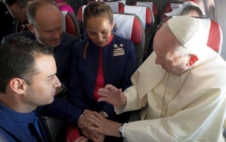 Bride Paula Podest, 39, and groom Carlos Ciuffardi, 41, said “I do” after telling Francis that they had been married in a civil service but without a church ceremony