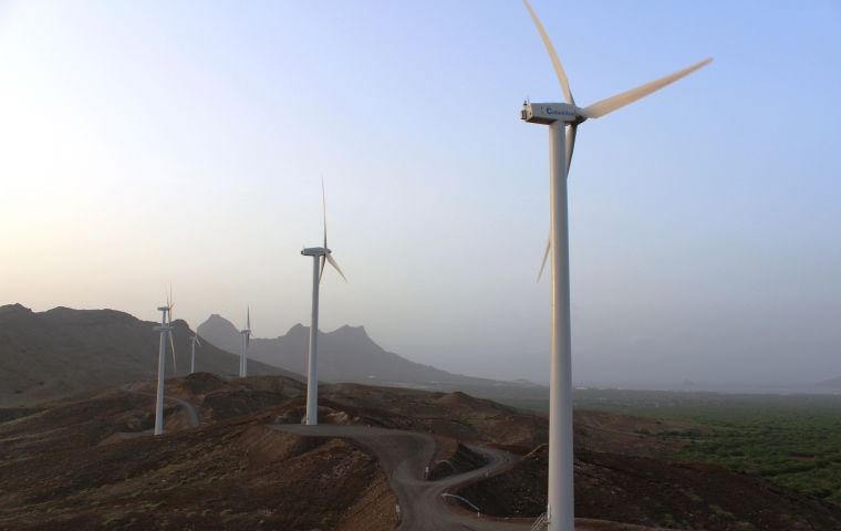 With the first stage of the Cabo Negro wind farm, the 2% alternative energy contribution can be expected to increase to 18% of local consumption