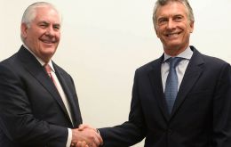 During the forty minutes meeting Macri and Tillerson (L), the main issues of the Argentina/US bilateral agenda were addressed, said the Argentine Executive