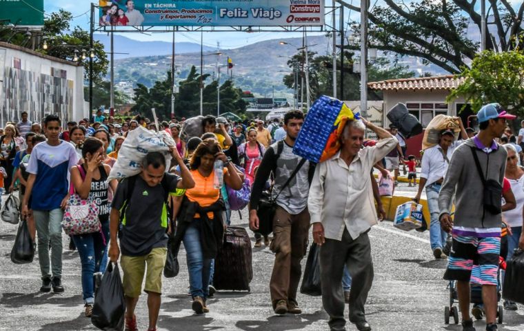 There are at least 600,000 Venezuelans on Colombian ground. Many of whom are in transit to Chile, Ecuador or Peru