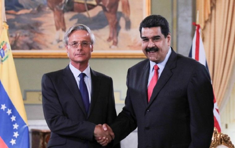 Ambassador Andrew Soper and presidente Nicolas Maduro at the Miraflores Palace