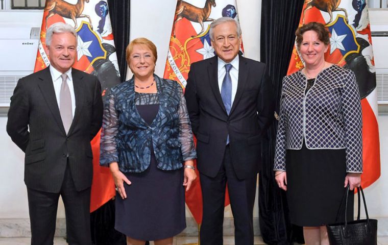 Sir Alan Duncan MP, say farewell to the outgoing President of Chile Michelle Bachelet and her Foreign Minister with Amb. Fiona Clouder (Pic Twitter)