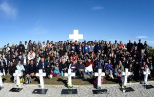 Argentine families visit on Monday (Pic Telam)