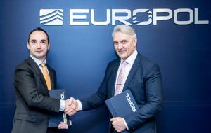 The MoU was signed by Europol’s Serious and Organized Crime Centre head, Jari Liukku, and Chairperson of the CCCA’s Board of Directors, Reinhold Gallmetzer.