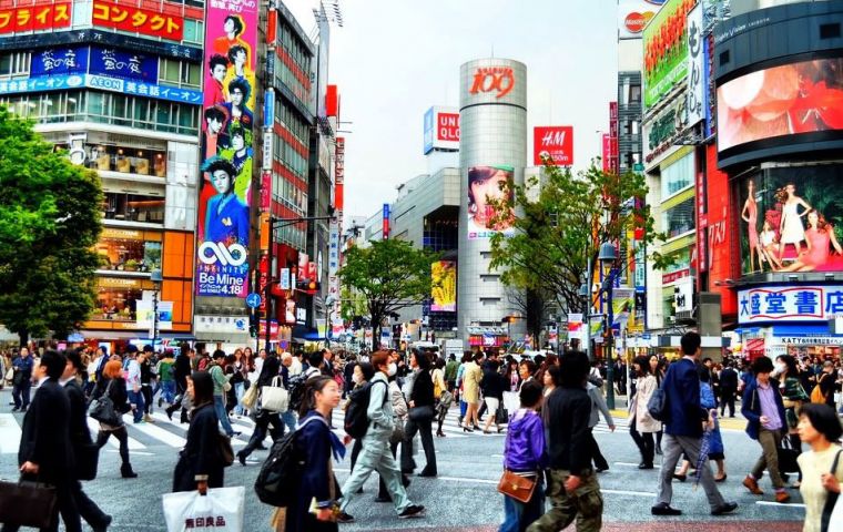 Tokyo is the world’s largest city with an agglomeration of 37 million inhabitants, followed by New Delhi with 29 million,