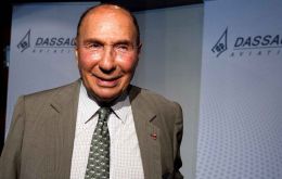 Serge Dassault was one of France's richest men and ranked high on the billionaires list of Forbes. His worth was estimated at about US$ 26bn/US$ 27bn.