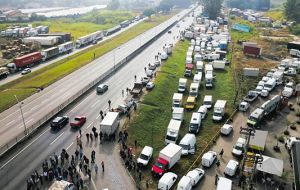 Nearly 4,000 trucks of beef are sitting on roadsides throughout the country, and the meat will soon rot, said beef packer trade group Abiec. 