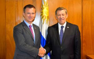 In Montevideo Minister Lancaster was received by Uruguayan foreign minister Rodolfo Nin Novoa. 