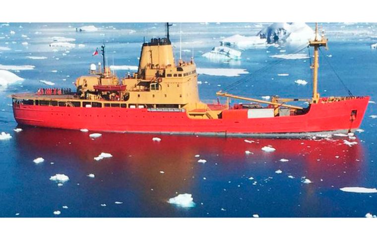 Another highlight in this plan is the building of the Antartica icebreaker, which is due by 2023 to take over from the AP-46 Almirante Viel (photo).