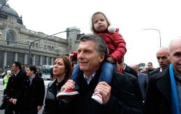 President Mauricio Macri although he has declared himself “pro life”, last March he supported the initiative calling for “a mature and responsible debate”