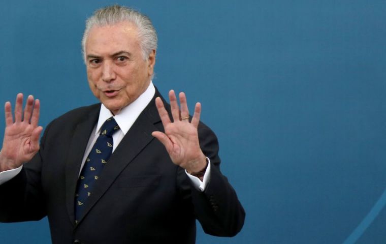 A Datafolha survey done on June 6/7, identified that 82% of the Brazilian people consider the Temer administration bad or very bad, 14% believe it is average