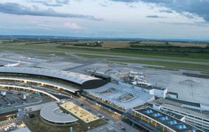 Vienna airport has attracted expansion from other low-cost services recently, including EasyJet, Lufthansa's low-cost arm Eurowings and Hungary's Wizz Air.