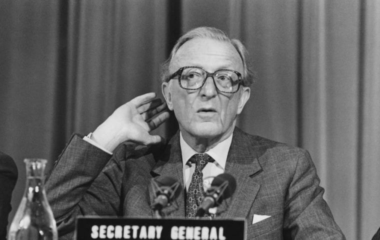 Carrington resigned abruptly after Argentina invaded the Falklands in 1982. He admitted having misread Argentina’s intentions and failed to anticipate the attack