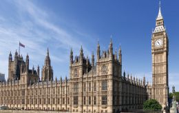 Westminster's constitutional affairs committee said ministers should engage more and set out policies more clearly