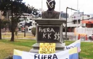 Meanwhile the municipality of Quito removed a bust of former President Néstor Kirchner from a park located just north of the Ecuadorean capital. 