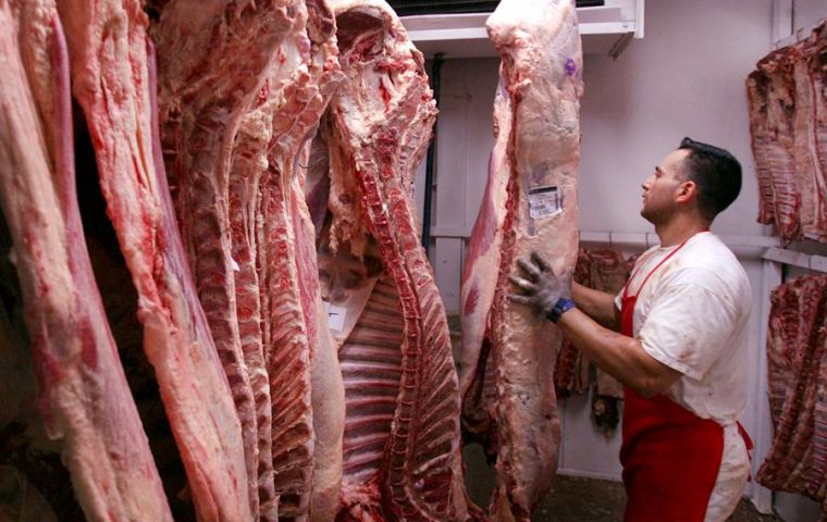 Analysts expect shipments to total a minimum of 400,000 tons, the largest for Argentina's beef industry in the last nine years