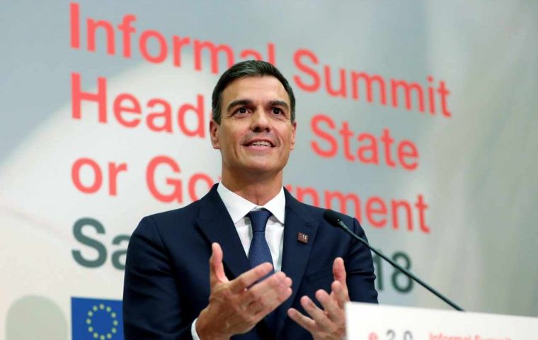 Speaking at an informal meeting of the EU in Salzburg, Sanchez said PSOE was maintaining the same negotiating position on Gibraltar adopted by Partido Popular 