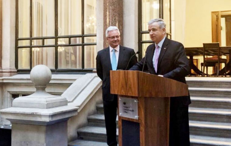 Sir Alan Duncan and Chilean Minister of Finance, Felipe Larraín. 