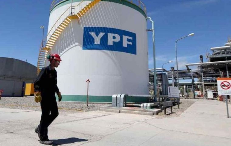 YPF intends to invest US$ 3.6 billion on infrastructure in Vaca Muerta over the next five years, CEO Daniel Gonzalez said, with 1,700 wells drilled by 2023