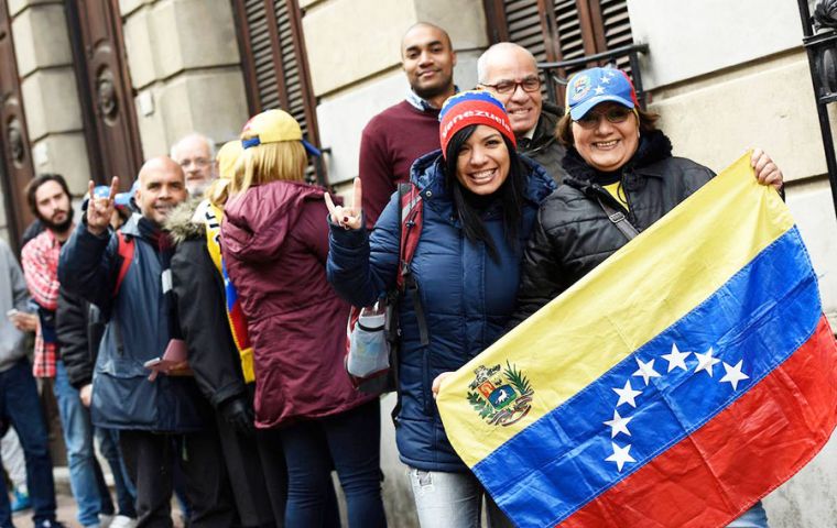  Uruguay's Foreign Ministry records 25% more applications for residence by Venezuelan migrants.