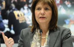 “Our recommendation is that they use the long weekend to leave the City, because  the City will be very complicated,” Patricia Bullrich told local media