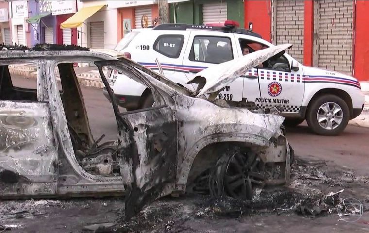The rioters burned at least two vehicles and held a shootout against police and military who were inside the barracks