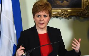 Scottish First Minister Nicola Sturgeon has unveiled analysis which the SNP claims shows Scotland would be left poorer by the deal