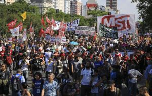 The main slogans yelled during the anti-globalist march were against Mauricio Macri, Patricia Bullrich, Donald Trump and the elected president of Brazil, Jair Bolsonaro.