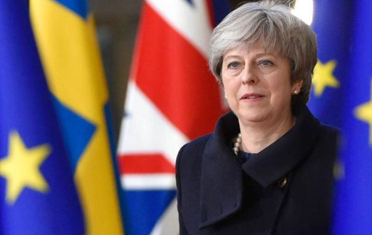 The PM has warned Tory rebels it could lead to a general election, and there was a “very real risk of no Brexit”.