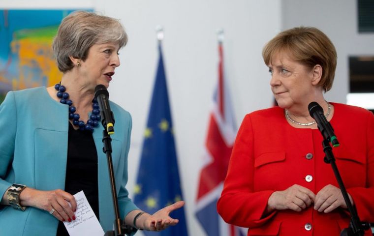 Theresa May will hold talks with Dutch PM Mark Rutte and Germany's Angela Merkel after postponing MPs' final vote on the deal