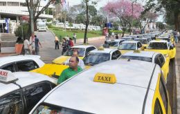 The “yellow swarm” took to the streets of Asunción to protest against Uber and clone company MUV.