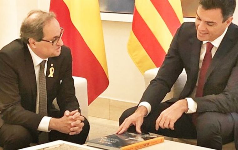 President Sanchez and Catalan president Quim Torra issued a joint statement calling for dialogue to settle the conflict over the future of the north-eastern region.