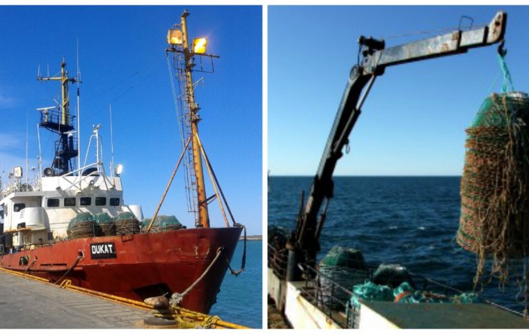 The task in undertaken simultaneously with five vessels, Dukat, Talisman, Atlantic Express, Tango I and Tango II, with two INIDEP observers on each of them