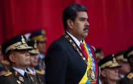 The National Assembly will request governments instruct regulatory agencies to “prohibit any movement of liquid assets by the Venezuelan state in local banks”