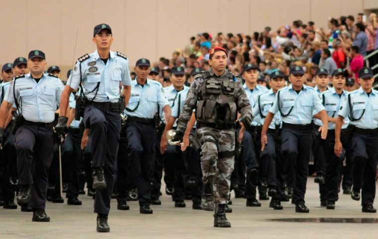 More than 400 elite federal troops have been sent to the city of Fortaleza and the rest of Ceara state to reinforce overwhelmed local cops