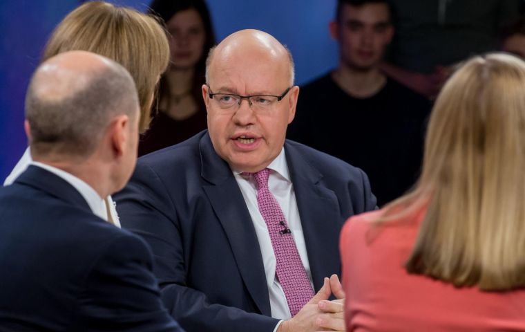 Minister Peter Altmaier said that while the German economy would grow for a 10th year, “headwinds, primarily from the external environment, are increasing”