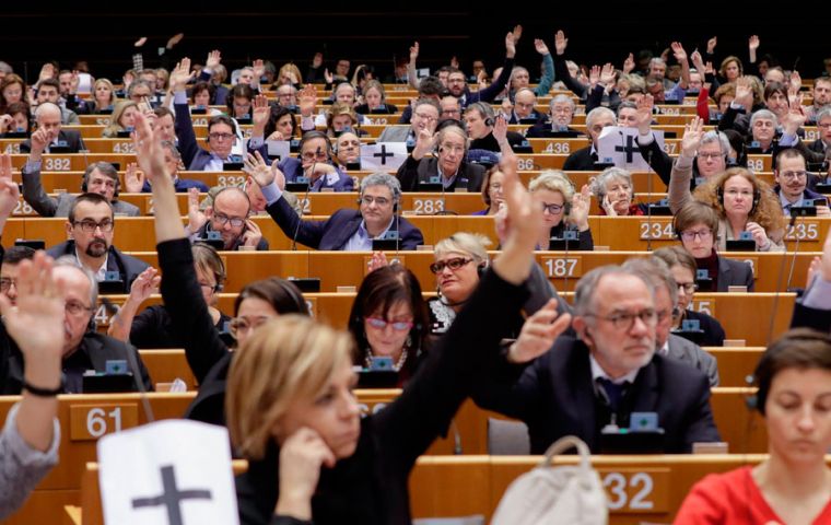 EU lawmakers voted 439 in favor to 104 against, with 88 abstentions, at a special session in Brussels to recognize Venezuelan congress head Guaido as interim leader 