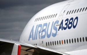 Airbus boasted it would sell 700-750 A380s, which nowadays cost US$ 446 million at list prices, and render the 747 obsolete