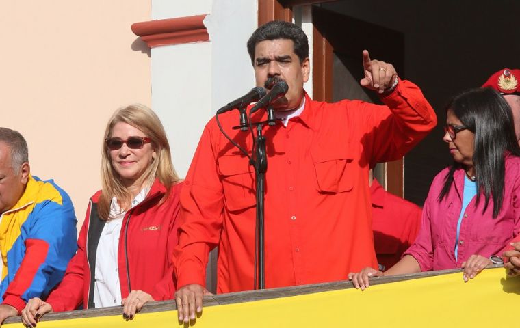 Elections in Venezuela are organized by the National Electoral Council, where four out of the five rectors are manifestly militants of the ruling party and their terms are expired.