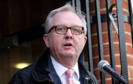 The MP for Dudley North said he had no plans to join the new Independent Group of former Labour and Tory MPs. 