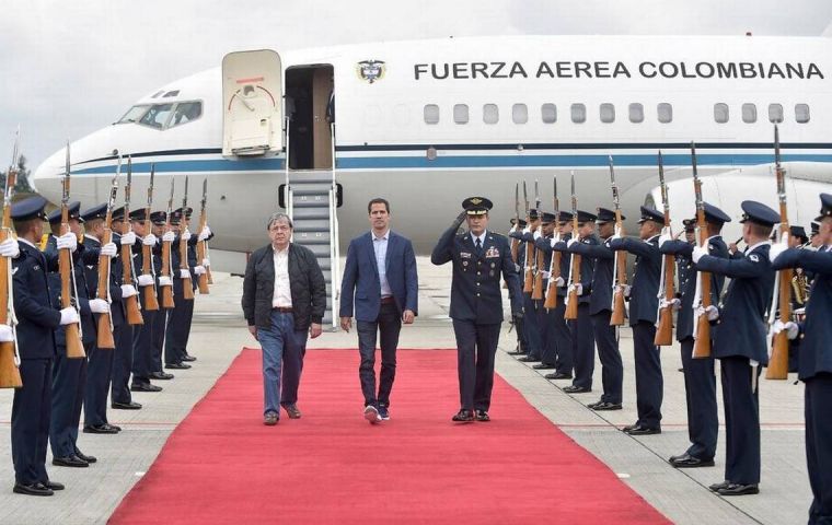 Guaido arrived to Bogotá and was received with honors as head of State on Sunday.