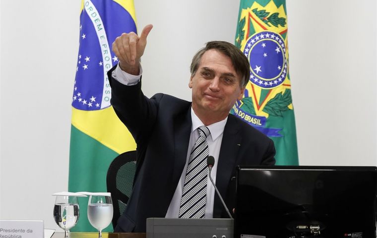 The message concludes with “Brazil above everything, God above everyone,” Bolsonaro’s campaign slogan.