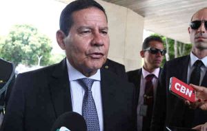 Speaking with reporters in Brasilia, Vice President Hamilton Mourao, and ex general, defended Bolsonaro’s comments, which he said were not meant as a threat