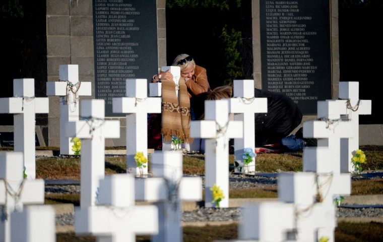 The Argentine military cemetery at Darwin (Photo: Human Rights Secretariat)