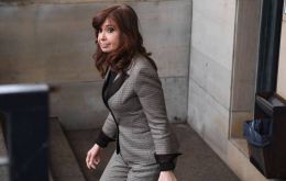 Among the 10 cases brought against Cristina Kirchner, the most notable is the “corruption notebooks”: she is accused of having received millions in bribes