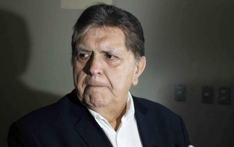 Alan García, twice president, 1985/1990 and 2006/2011 - shot himself in the head when he was to be arrested for his alleged links to the Odebrecht corruption case