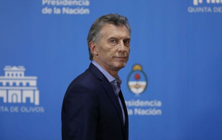 The Macri government has committed to not increasing the price of public services such as transport, gas and electricity for the rest of the year.