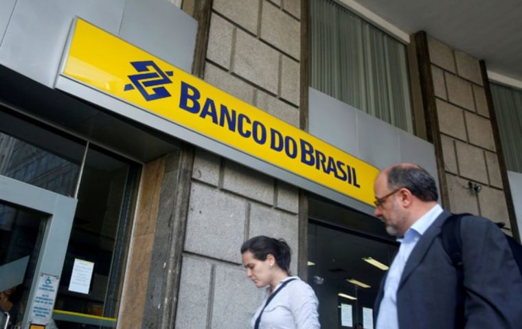 Cade said Banco do Brasil, Caixa Economica Federal, Bradesco, Banco Santander were denying requests to schedule automatic payments from Nubank clients 
