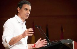 Outgoing Socialist PM Pedro Sanchez, who made overtures to far-left Podemos,   cited President Donald Trump in warning about a right-wing alliance to take office