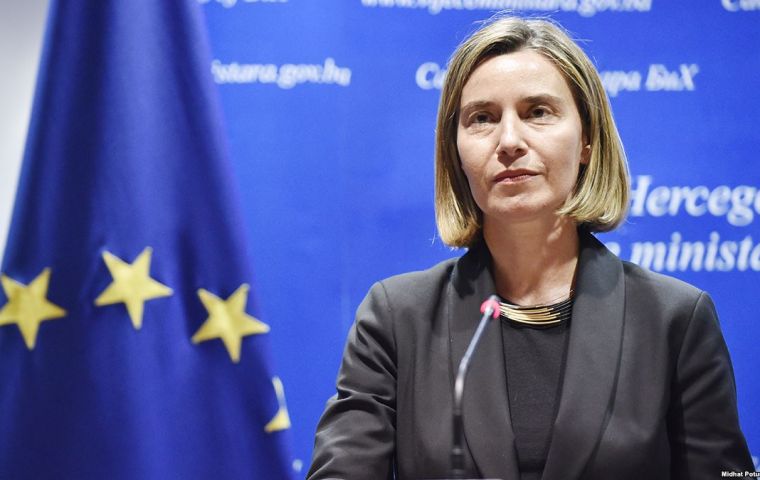 “A decision by the US to revoke its signature would not contribute to the ongoing efforts to encourage transparency in the international arms trade”, said Mogherini